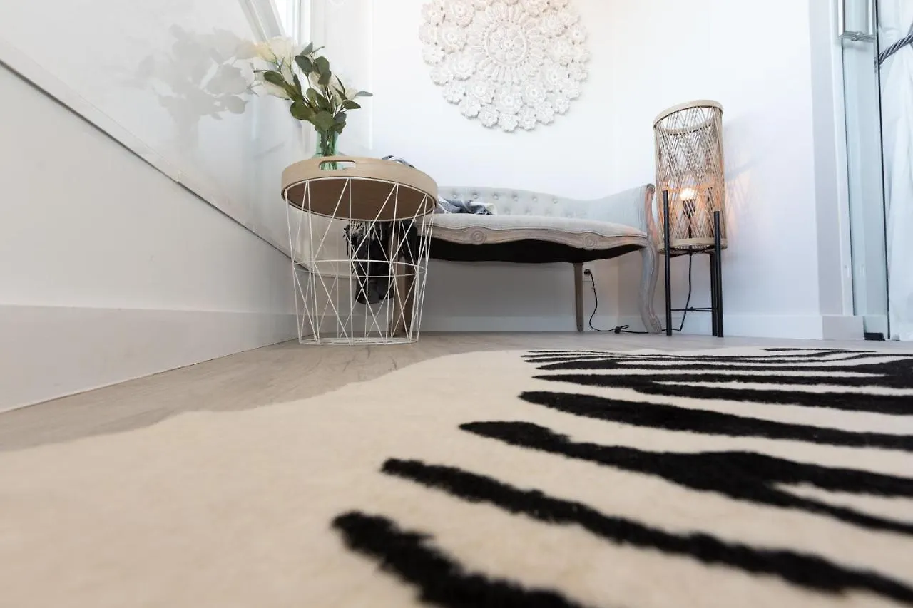 Beachome4U3 Carcavelos  Portugalia